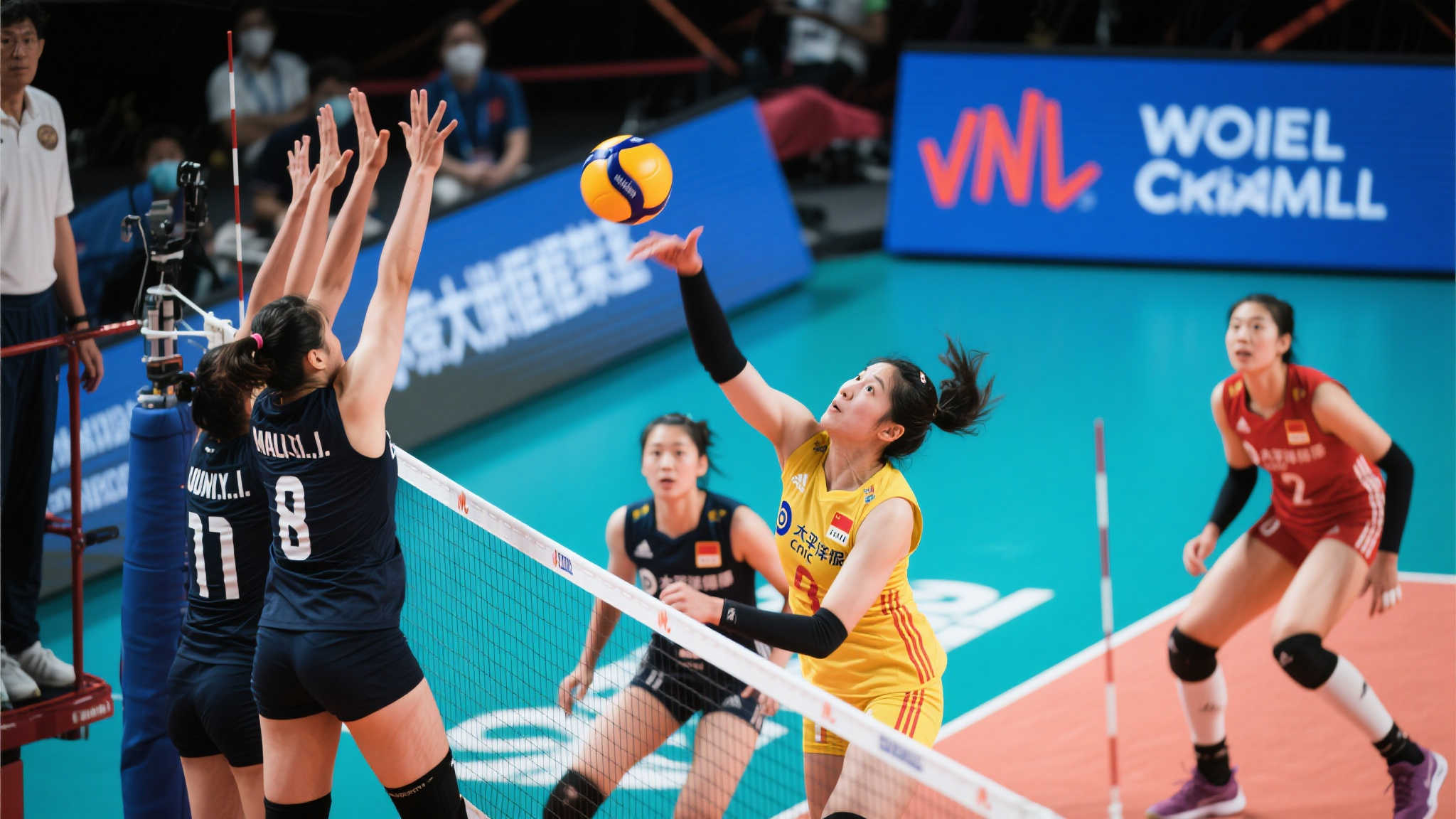 女排惜败意大利0-3!董禹含唐欣表现抢眼,庄宇珊王媛媛状态低迷,防吊球成关键短板 女排惜败意大利0-3!董禹含唐欣表现抢眼,庄宇珊王媛媛状态低迷,防吊球成关键短板